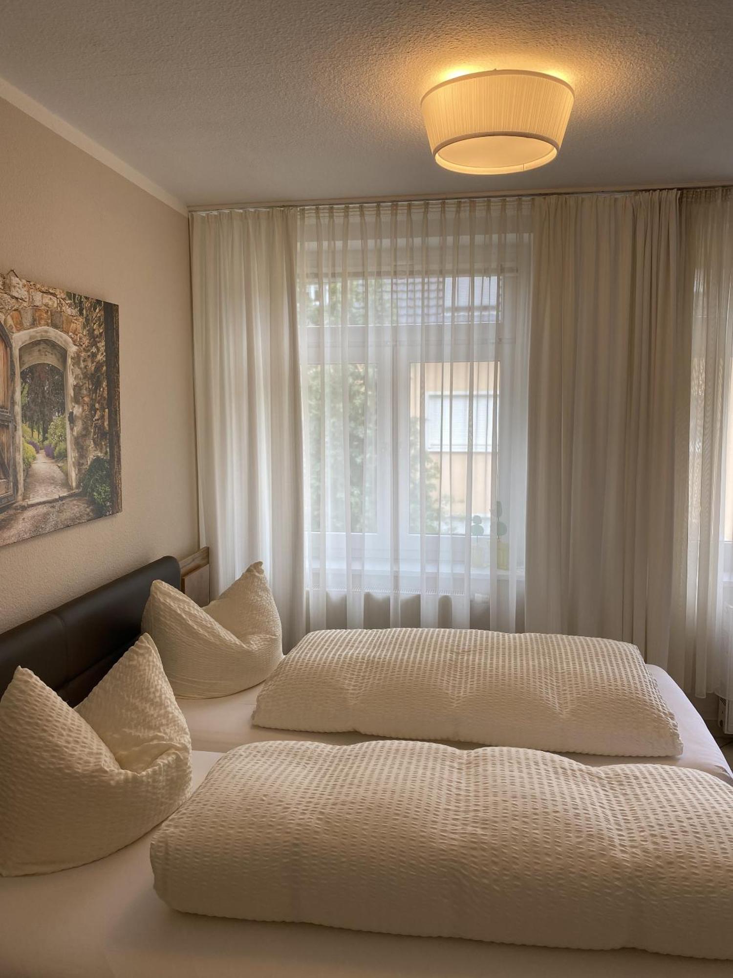 דרזדן Apartments Und Zimmer Gaestehaus Matthias חדר תמונה
