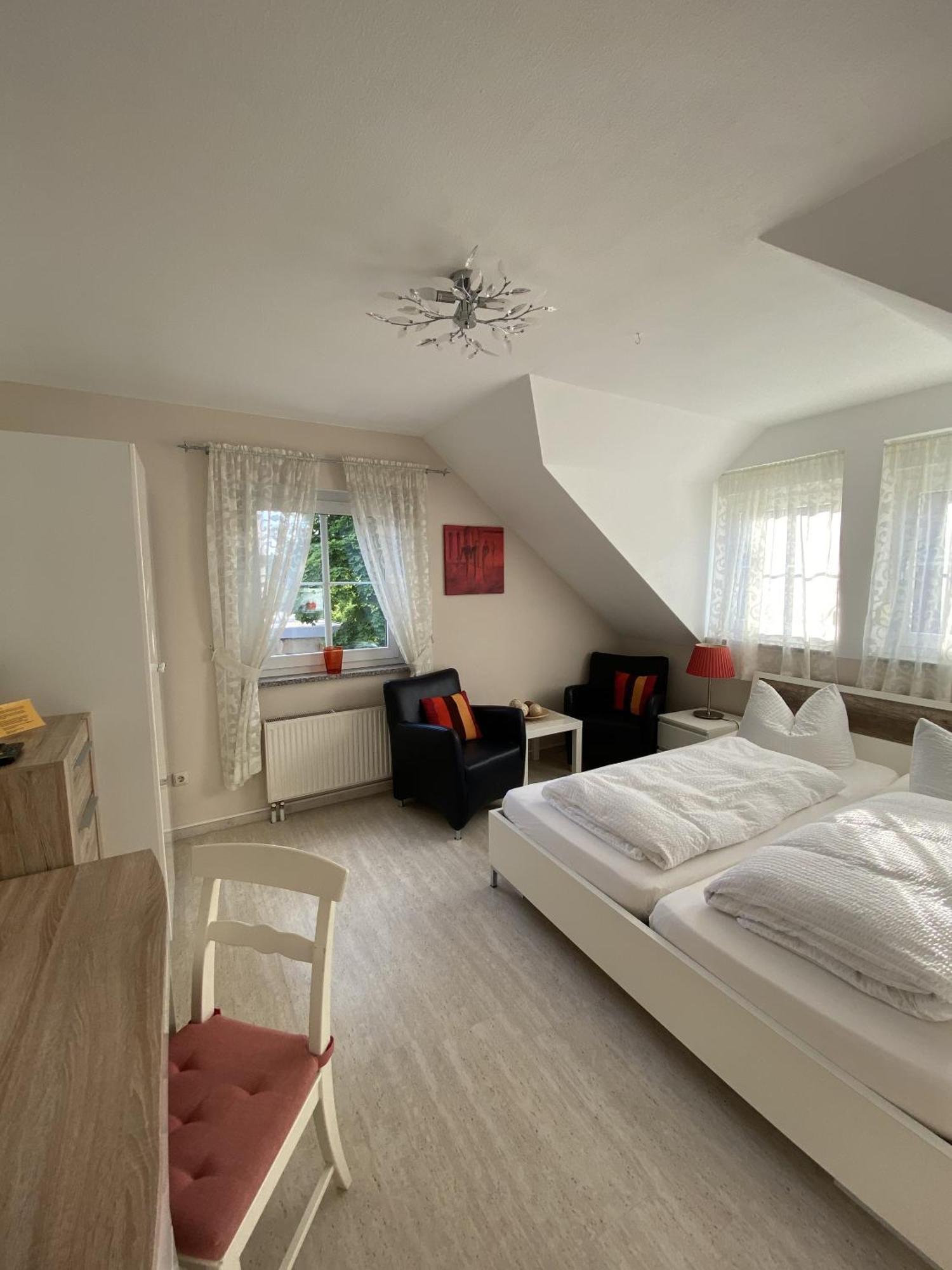 דרזדן Apartments Und Zimmer Gaestehaus Matthias חדר תמונה